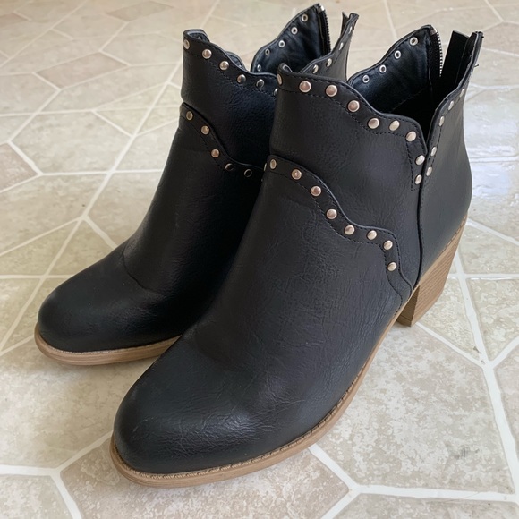 Shoes - Booties size 7